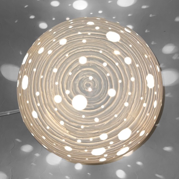 White Ceramic Planet Light - Picture 5 of 6